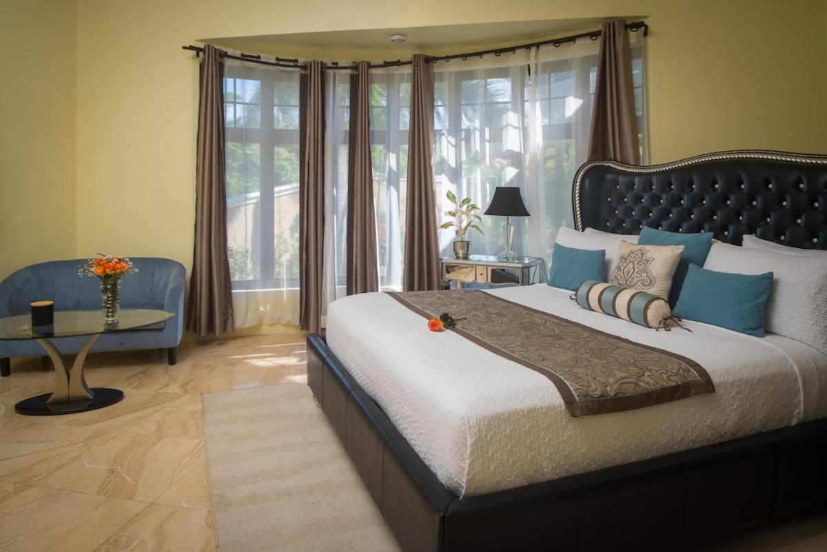 Villa Mimosa Jamaica Exclusive Luxury Stay- Resort Vibe Discovery Bay Esterno foto